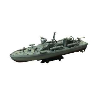    1/350 PT Boat PT 132 W/PBY Catalina Flying Boat: Toys & Games