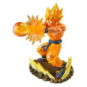   Detailed Figure and Diorama Super Saiyan Goku: Toys & Games