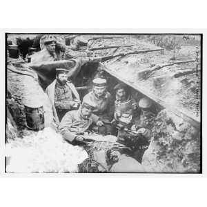 Photo (L) A quiet moment in German trenches