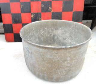 antique NYC 4qt EARLY DRY MEASURE grain metal prim OLD  