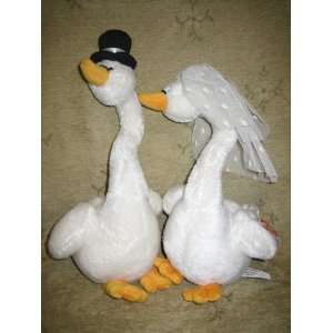  Groom & Bride Swan Set Plush 13 Gund Toys & Games