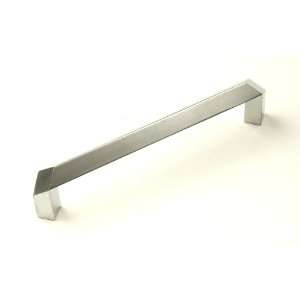   Europe Venus 128mm Die Cast Zinc Handle Pull from the Venus Collection