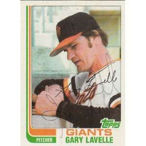    1982 Topps # 209 Gary Lavelle Giants Signed 