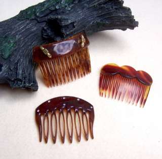   OF THREE RETRO VINTAGE FAUX TORTOISESHELL HAIR COMBS FROM THE 1980s