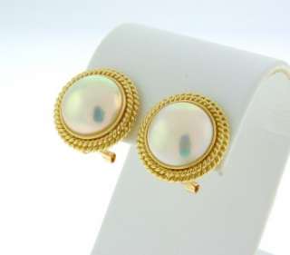Beautiful 14K Yellow Gold Iridescent White Mabe Pearl Button Style 