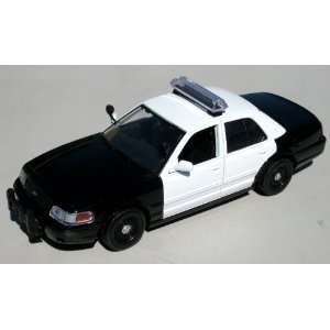   24 2007 Ford Crown Vic Police Car BLACK & WHITE Blank: Toys & Games