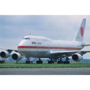   Aircraft 747 400 with Cutaway Views Boeing plane Toys & Games
