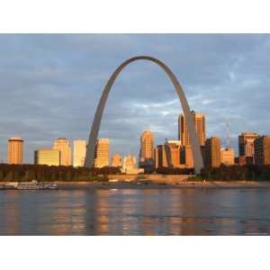 Old Courthouse and Gateway Arch, St. Louis, Missouri, USA Photographic 