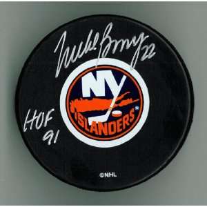  Mike Bossy Autographed Islanders Puck w/ HOF #4 Sports 