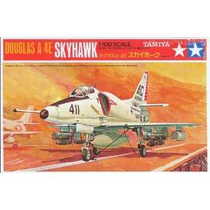  Tamiya 1/100 Douglas A  4E Skyhawk Plastic Model Kit: Toys 