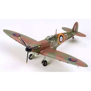  72 Supermarine Spitfire Mk.1 (Plastic Model Airplane) Toys & Games
