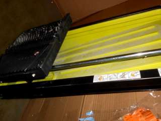 PORTABLE RYOBI 7 IN WET TILE SAW WITH LASER WS750L  