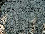 DAVID DAVY CROCKETT ~ INDIAN FIGHTER ~ RARE 36mm PIN / pinback 