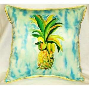 Betsy Drake Interiors Pineapple Indoor/Outdoor Pillow