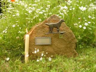 Grabstein für Hunde Hundegedenkenstein für die letzte Ruhe in Bochum 