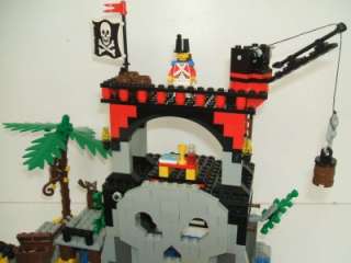 Lego 6279 Pirates Skull Island   6 Figures Complete EX  