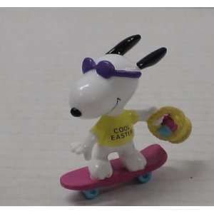  Peanuts Snoopy on Skateboard Pvc Figure 