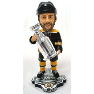  37 NHL OFFICIAL 2011 STANLEY CUP TROPHY CHAMPIONSHIP BOBBLEHEAD BOBBLE