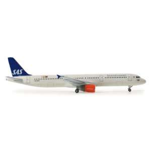  Herpa Wings SAS A321 Model Airplane: Toys & Games